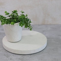 丸型小物トレイ「ホワイト」Ｗ175㎜×D175㎜ 厚16㎜小物置き 植物鉢台 アクセサリートレイ 1枚目の画像