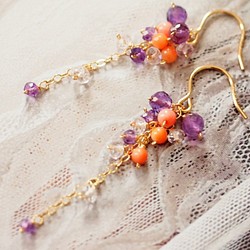 粉紅珊瑚與紫水晶的吊燈式耳環 第1張的照片
