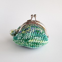手編み　ミニがま口　青緑　花　ガラスドーム 1枚目の画像