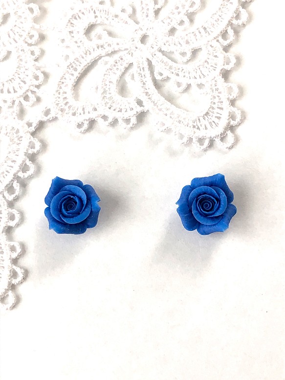 再販！！アンティークローズ 小さな青い薔薇の一粒ピアス 花 フラワー