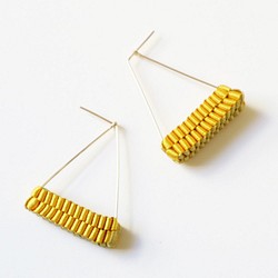 Triangle/  Pierced Earrings　Gold  ピアス 1枚目の画像