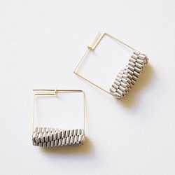 Square/  Pierced Earrings　Gray　ピアス 1枚目の画像
