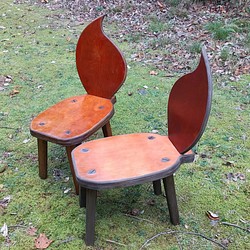 琵琶湖の水滴椅子　（水滴先　右・左）セット販売。　　水滴の椅子（水滴先　右・左）の一方が完売の場合は販売出来ません。 1枚目の画像
