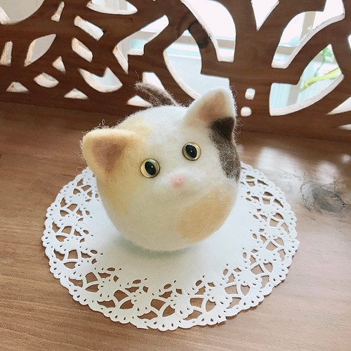 まんまる猫 起き上がりこぼし 三毛猫 おもちゃ 人形 Littl Ten 通販 Creema クリーマ ハンドメイド 手作り クラフト作品の販売サイト