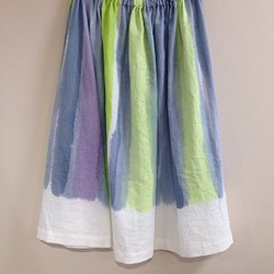 ▫︎受注制作▫︎手描き染め 日本製リネン シャーベットグリーン入りスカート 1枚目の画像