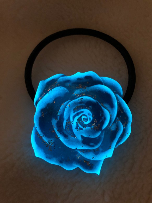 花型ヘアゴム 紺×青緑　バラ　かんざし　ブローチ 1枚目の画像