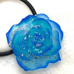 花型ヘアゴム  コバルトブルー×ミントグリーン　バラ 1枚目の画像