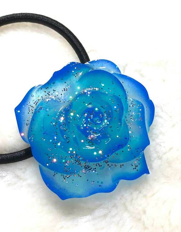 花型ヘアゴム  コバルトブルー×ミントグリーン　バラ 1枚目の画像