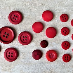 赤色系ボタン★1.0～2.5cm　21個セット　レッド 1枚目の画像