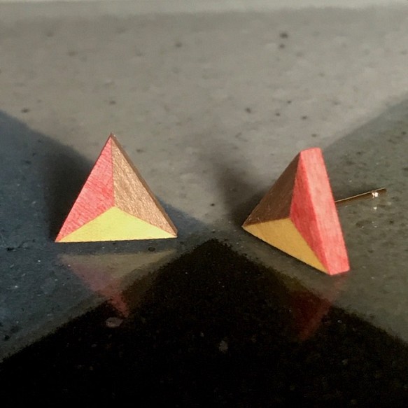 鑲嵌耳環 [三角形]<gry× pnk × yel > 第1張的照片
