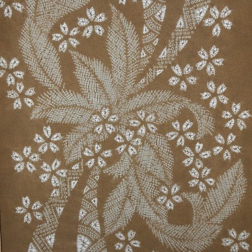 タペストリー 「 櫻舞う 」 絹100% 草木染め 絞り 伝統工芸 