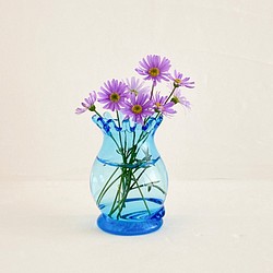 ウォータークラウン風まあるいガラスの小瓶・ガラス底付き・フラワーベース(水色) 1枚目の画像