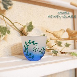 ガラスの酒杯　～Bluegreen leaf(絵付けガラス) 1枚目の画像