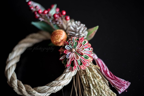 New year wreath 「Shimenawa.RD001 small」つまみ細工のしめ縄飾り 1枚目の画像
