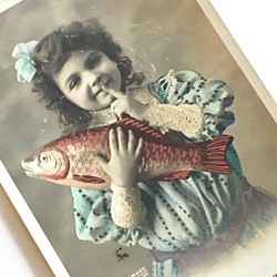 古董明信片 2 套 | 肖像女孩，拿著魚的女孩（法國） 第7張的照片