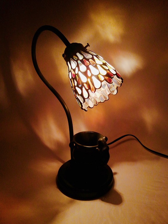 ステンドグラス ランプ 【猫としずくのランプ】 照明（ライト）・ランプ GLITTER 通販｜Creema(クリーマ)  ハンドメイド・手作り・クラフト作品の販売サイト