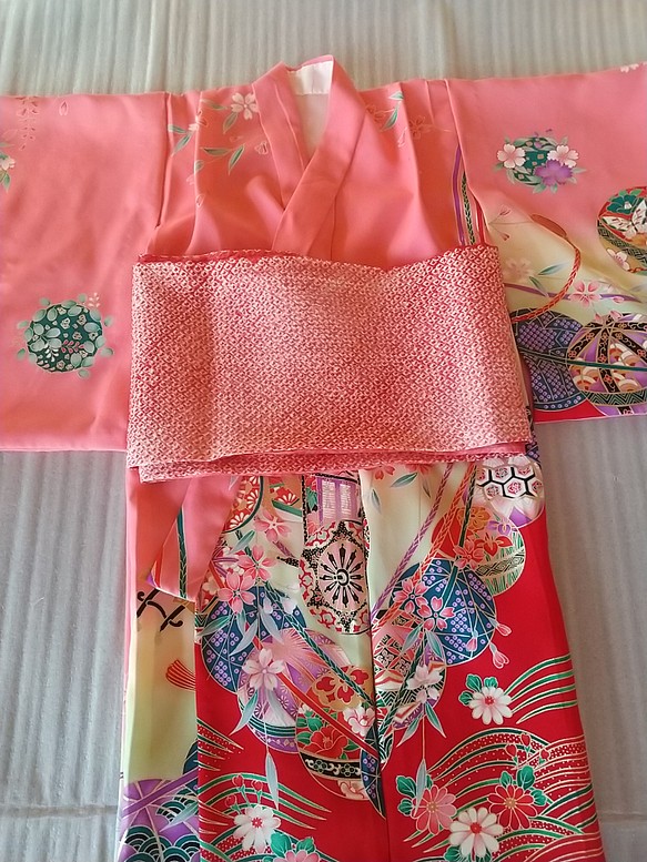 赤ちゃん着物と正絹総絞りの手縫いの被布-