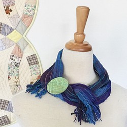 ミニサイズのサラッとした手織りリネンマフラー（パープル×ブルー×グリーン） 1枚目の画像