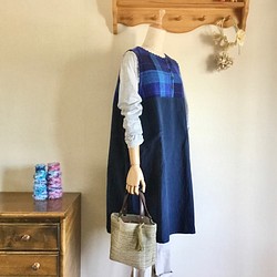 手織りとハーフリネンのバルーンジャンバースカート（ブルー～ネイビーM～Lサイズ） 1枚目の画像