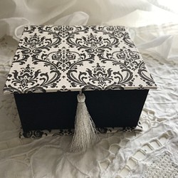 【オンラインレッスン】 カルトナージュキット 小物入れ　手作りキット　箱　カルトナージュ 1枚目の画像
