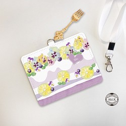 [名稱順序]帶有魅力的水果和鮮花蛋糕紫色通行證盒 第1張的照片