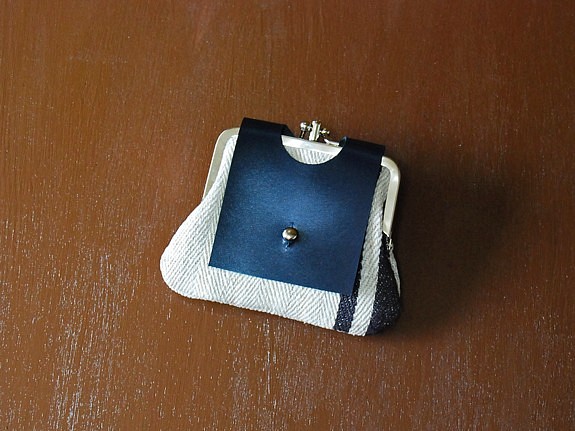 ドイツの麻袋から作った２つ口がま口財布　ネイビー 1枚目の画像