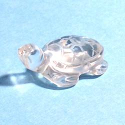 水晶　亀ミニサイズ　テラリウム置物　オブジェ　アクセサリーパーツ 1枚目の画像