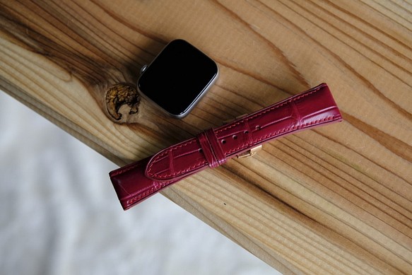 オーダーメイド　フランス産高級革　アリゲーターワニ革　アップルウォッチバンド　時計ベルト　上品 1枚目の画像