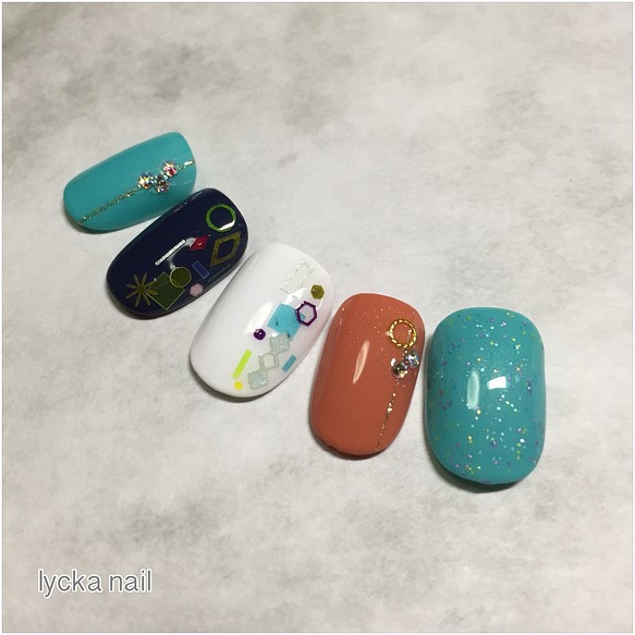 Nail 001 18最新アート レトロポップなネイル オールシーズン ネイルチップ ネイルシール Lycka Nail Accessory 通販 Creema クリーマ ハンドメイド 手作り クラフト作品の販売サイト