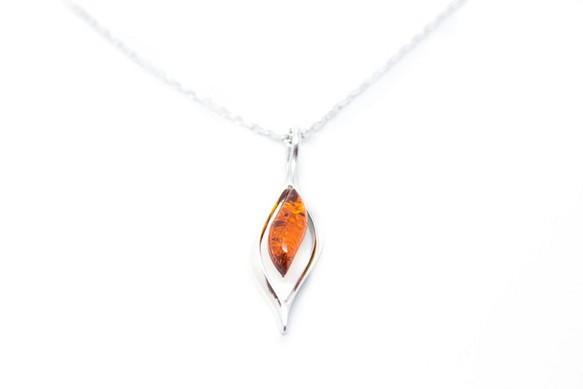 アンバー（琥珀）のジュエリー ペンダント Small Droplet Amber