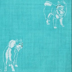 やわらか４重ガーゼハンカチ(型染め)  ～柴犬～ 薄あおみどり色 1枚目の画像