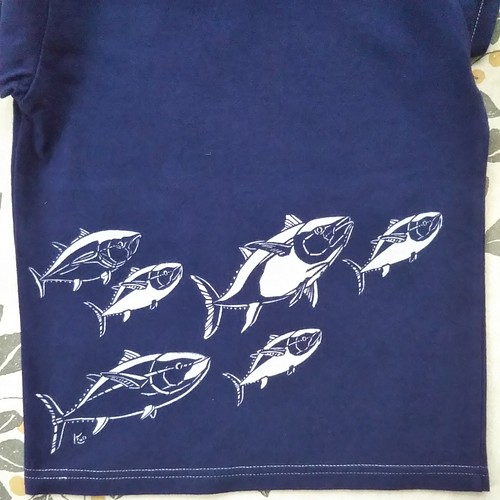 型染め1 お魚子供tシャツ 1 カサゴ マグロ 紺色 子供服 カタソマリ 通販 Creema クリーマ ハンドメイド 手作り クラフト作品の販売サイト