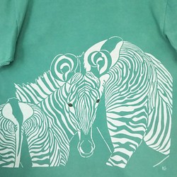 型染めLサイズ動物Tシャツ(男女兼用) ～シマウマ～ エメラルドグリーン色 1枚目の画像
