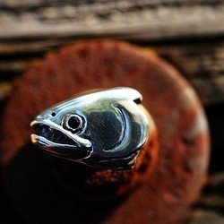 マスピンバッチ　鱒　SV925　魚 1枚目の画像