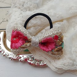 刺繍のBonheur ruban　ヘアゴム　ボーダー花柄 1枚目の画像