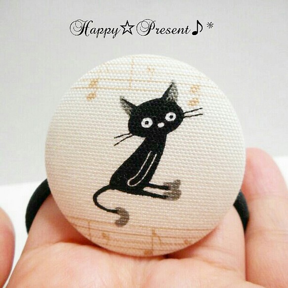 再販×6！大人可愛い黒猫のまんまる音符ヘアゴム❤✨⑤　送料無料　ねこ　猫　楽譜　くるみボタン　アニマル プレゼント 限定 1枚目の画像