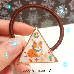大人可愛いコーギーのXmas❄️さんかくヘアゴム❤️✨ 送料無料 限定 犬 冬 プレゼント ラッピング クリスマス 三角 1枚目の画像