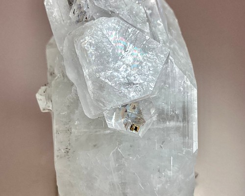 天使の水晶✨　虹入り　アポフィライト　魚眼石　クラスター　ラフストーン　原石
