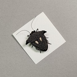 昆虫ブローチ（布）ウシカメムシ 1枚目の画像