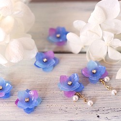 青い紫陽花＊ゆらりパールのピアス／イヤリング 1枚目の画像