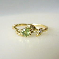 デマントイドガーネットとダイヤのオリーブの指輪 1枚目の画像