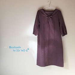 バルーンスリーブ・綿麻混の紫無地カラーワンピース 1枚目の画像