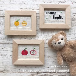 カットフルーツの刺繍 プチ壁飾り（3個セット）リンゴ オレンジ みかん アップル キッチンインテリア 壁掛け かわいい 1枚目の画像