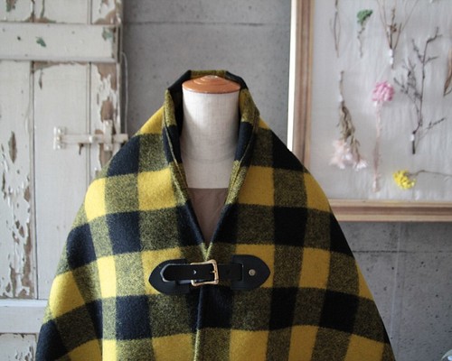 ○Wool Poncho○ YExBK 英国羊毛のツイードポンチョ 黒レザー ストール