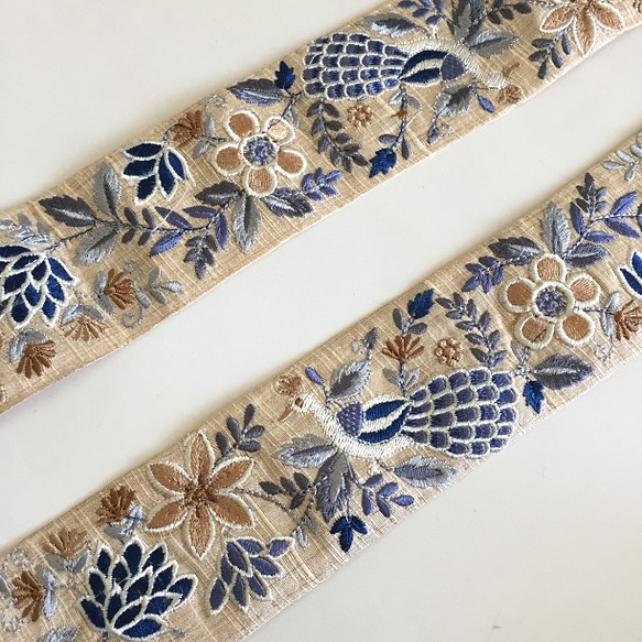 【50cm】インド刺繍リボン アイボリーxブルー　バード　SS18 1枚目の画像