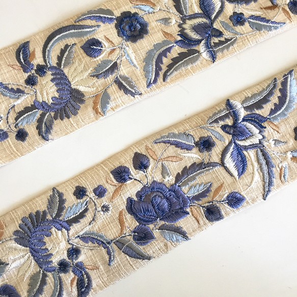 【50cm】インド刺繍リボン アイボリーxブルー　シルク　SS26 1枚目の画像