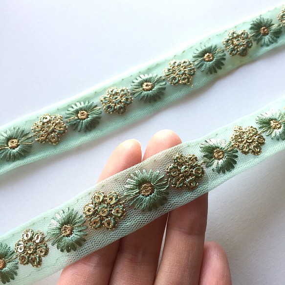 【50cm】インド刺繍リボン　くすみグリーン　ネット　EN294 1枚目の画像