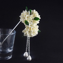 白い華の簪 1枚目の画像