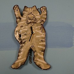 陶器の「猫」壁掛け時計 1枚目の画像