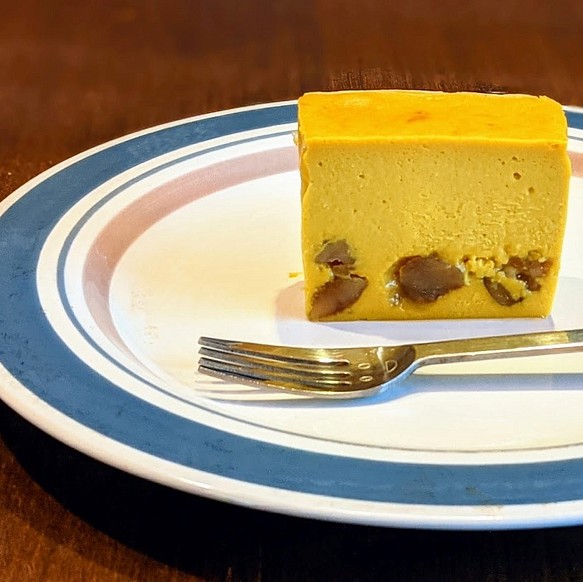 【秋！ハロウィン】高級豆腐入り　北海道産カボチャとイタリア産マロングラッセの美肌チーズケーキ 1枚目の画像